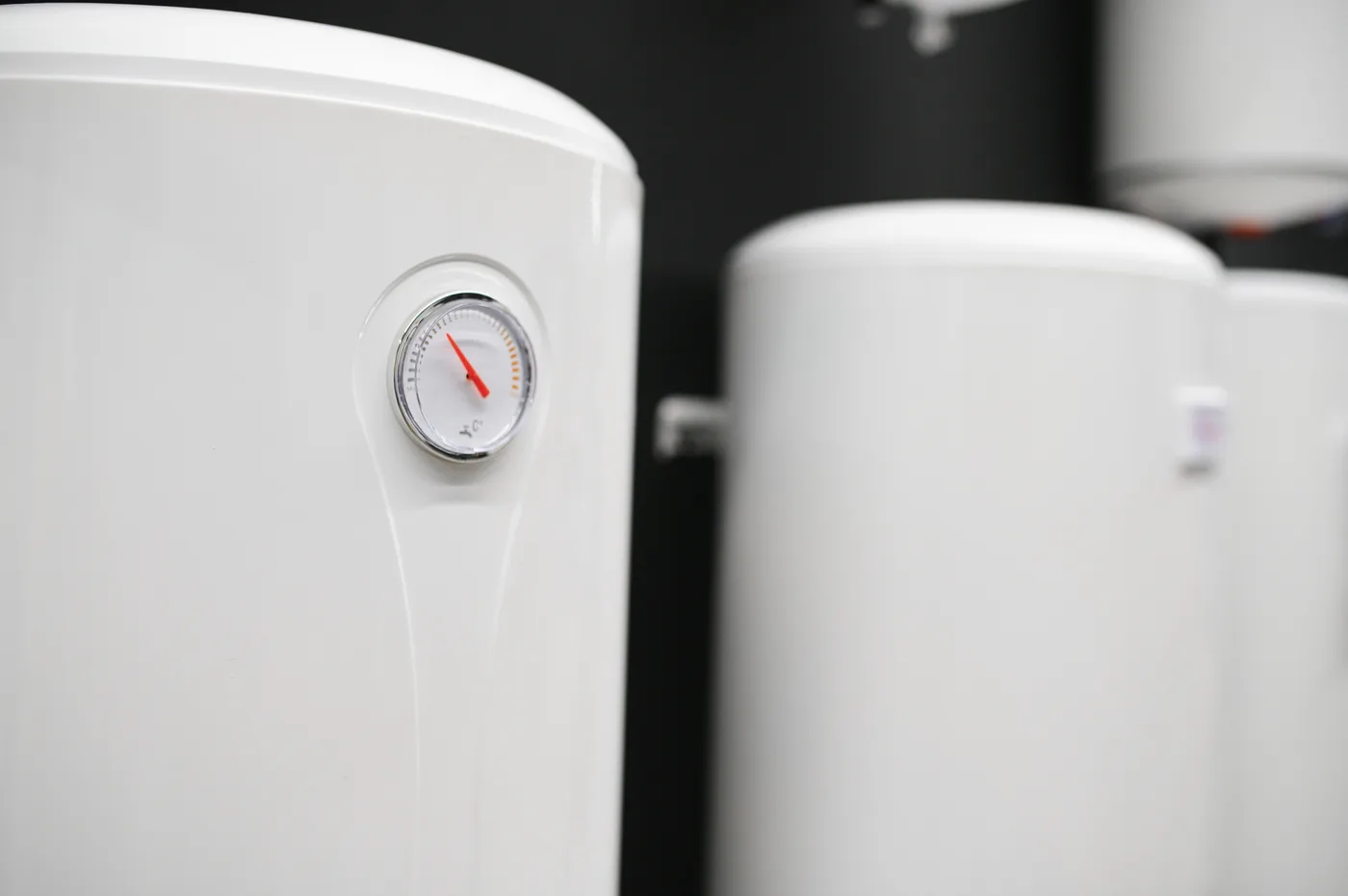 Water heater tanks with a temperature gauge